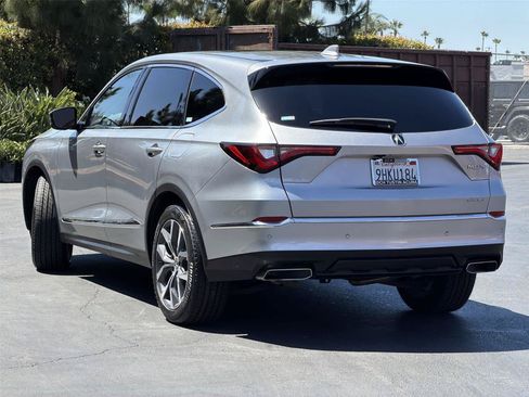 Used 2023 Acura MDX SH-AWD w/ Technology Package image 5