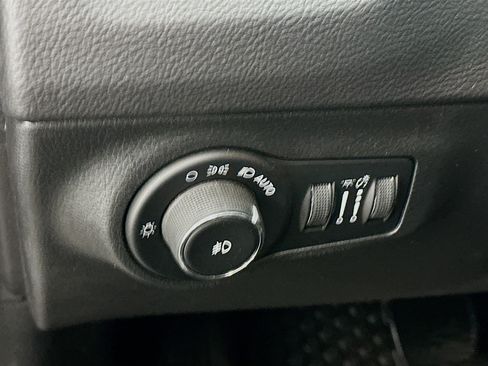 Used 2018 Jeep Compass Latitude w/ Popular Equipment Group AWD/4WD image 17