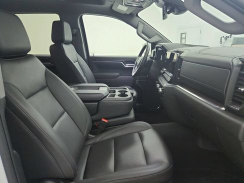 Used 2025 GMC Sierra 1500 SLT AWD/4WD image 18