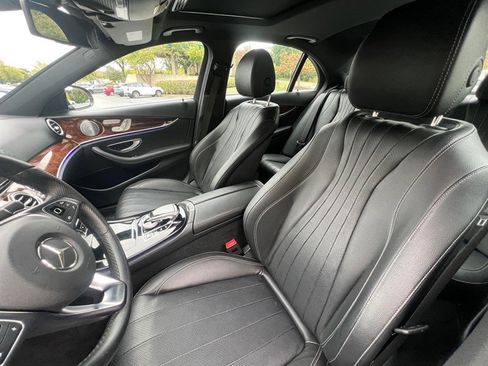 Used 2017 Mercedes-Benz E 300 4MATIC image 21