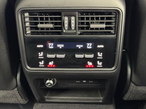 Used 2024 Porsche Cayenne S w/ Premium Package Plus image 35