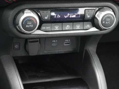 Certified 2023 Nissan Versa SR w/ Trunk Package image 11