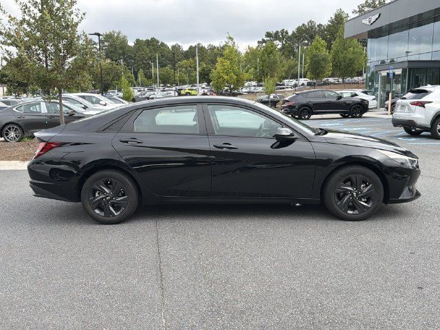Certified 2023 Hyundai Elantra SEL FWD image 9