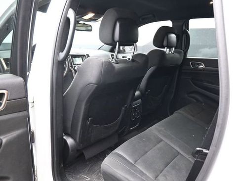Used 2016 Jeep Grand Cherokee Laredo image 13