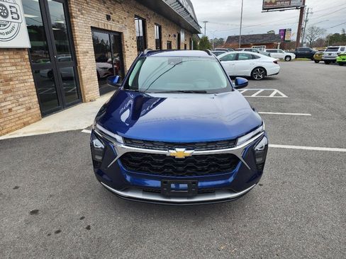 Used 2024 Chevrolet Trax LT w/ Driver Confidence Package image 8