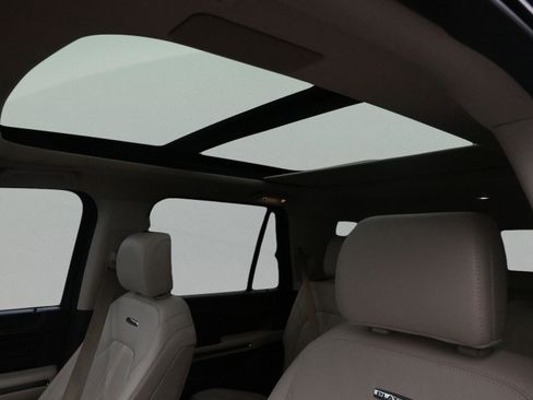 Used 2023 Ford Expedition Platinum RWD image 18