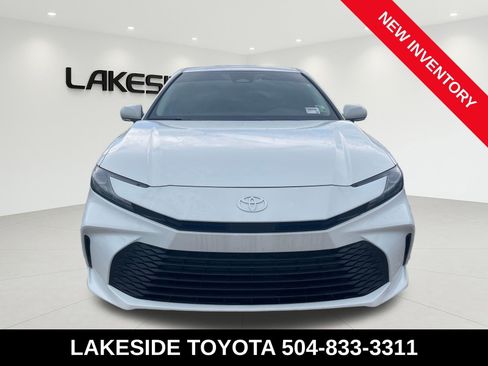 Used 2025 Toyota Camry LE FWD image 5