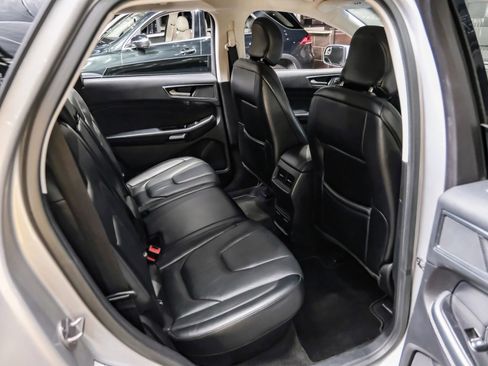 Used 2018 Ford Edge Titanium w/ Technology Package image 42