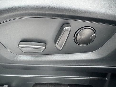 Used 2023 Ford Explorer XLT w/ Class IV Trailer Tow Package image 22