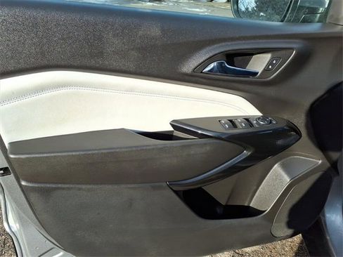 Used 2024 Chevrolet Trax LT image 11