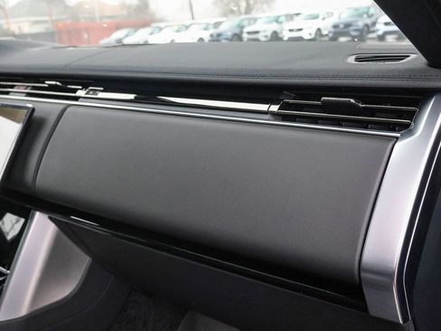 New 2025 Land Rover Range Rover SE image 18