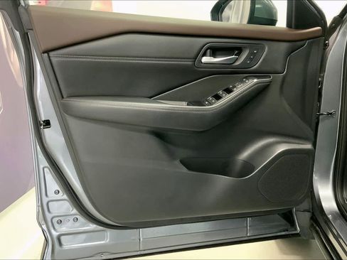 Used 2023 Nissan Rogue SL w/ SL Premium Package image 26