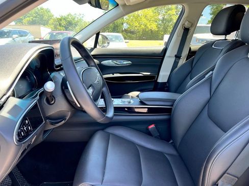 Used 2025 Genesis GV70 2.5T image 4
