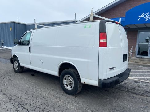Used 2012 Chevrolet Express 2500 image 4