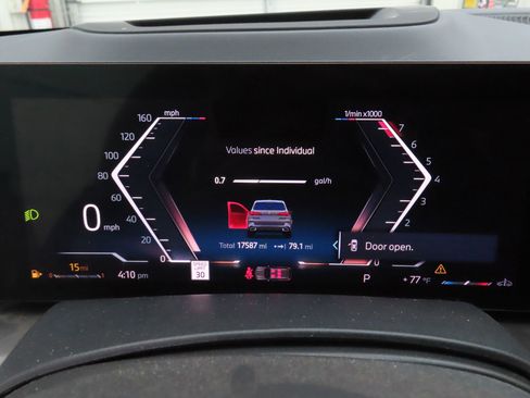 Used 2024 BMW X5 xDrive40i w/ M Sport Package image 11