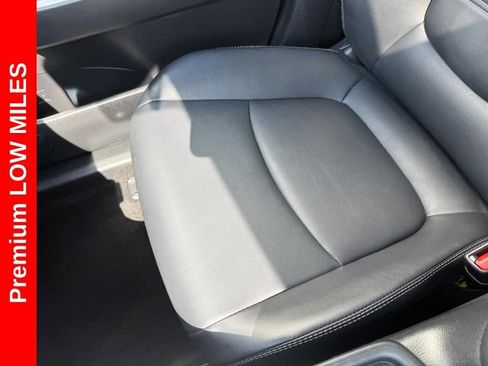 Used 2022 Toyota RAV4 XLE Premium FWD image 27