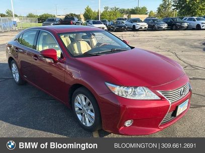 Used 2015 Lexus ES 300h w/ Navigation System Package