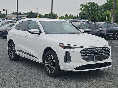 Certified 2025 Audi Q5 Premium w/ Convenience Package AWD/4WD image 1