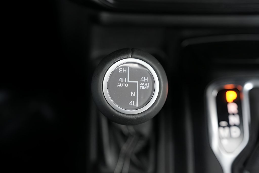 Used 2023 Jeep Wrangler Unlimited Sahara w/ Cold Weather Group AWD/4WD image 31