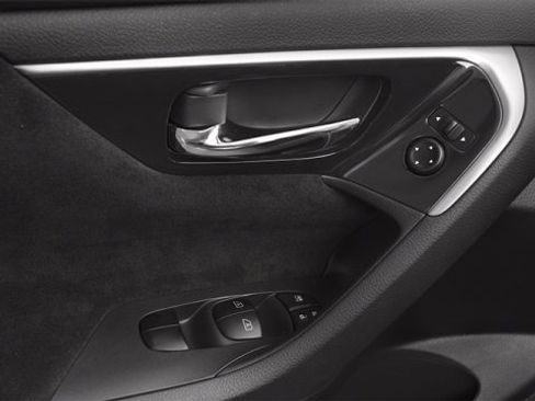 Used 2014 Nissan Altima 2.5 SV image 22