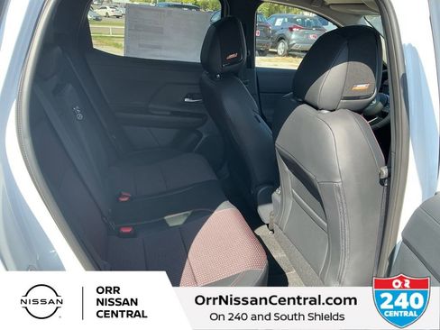 New 2026 Nissan Kicks SR w/ SR Premium Package FWD image 12