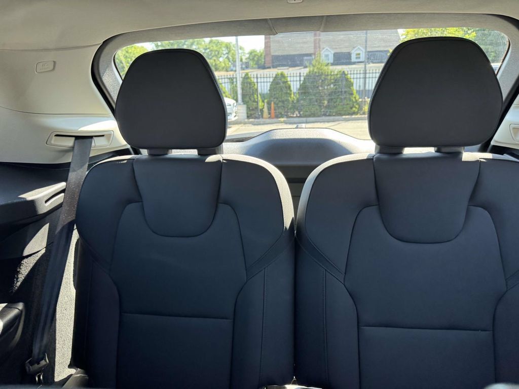 Used 2026 Volvo XC90 B6 Plus w/ Protection Package AWD/4WD image 10