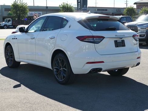 Used 2024 Maserati Levante GT Ultima image 7