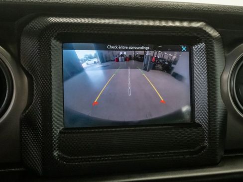 Used 2023 Jeep Wrangler Unlimited Sport AWD/4WD image 18