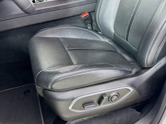 Used 2023 Jeep Wagoneer L Series II AWD/4WD image 17