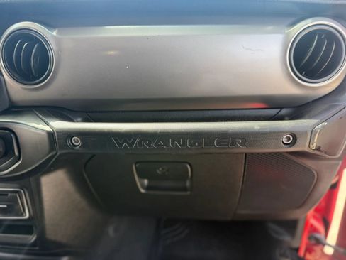 Used 2020 Jeep Wrangler Sport AWD/4WD image 20