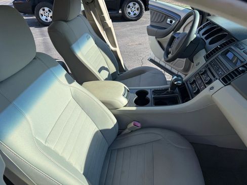 Used 2011 Ford Taurus SE FWD image 19