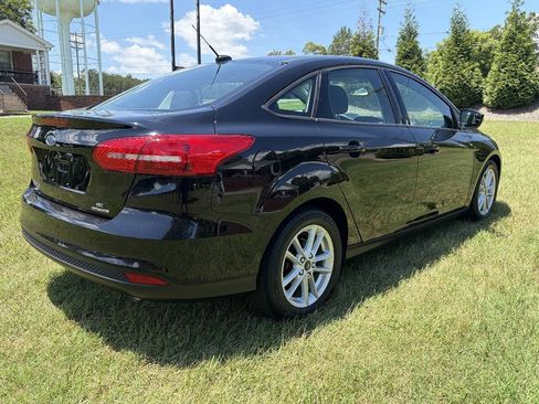 Used 2016 Ford Focus SE FWD image 4