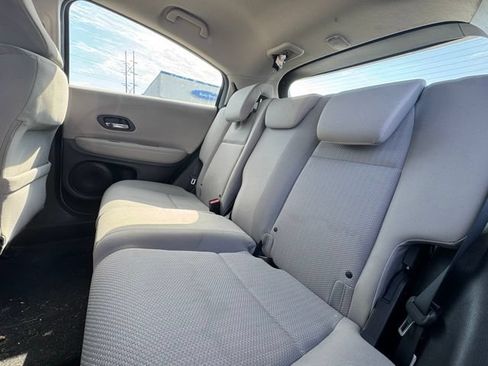 Used 2018 Honda HR-V LX image 11