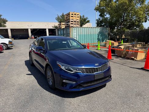 Used 2020 Kia Optima LX FWD image 2