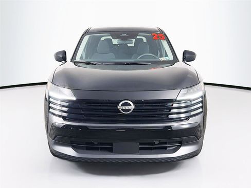 Used 2025 Nissan Kicks SV FWD image 2