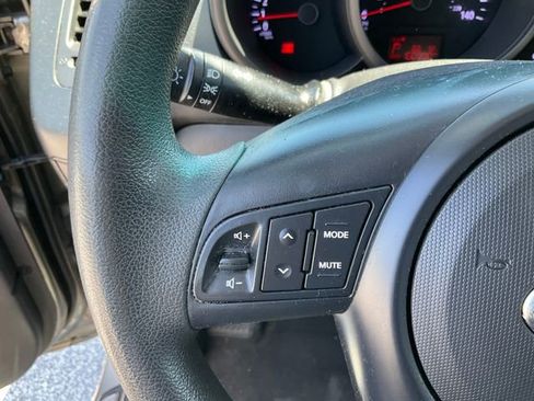 Used 2013 Kia Soul FWD image 10