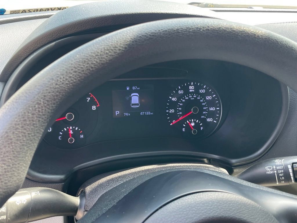 Used 2020 Kia Soul LX FWD image 14