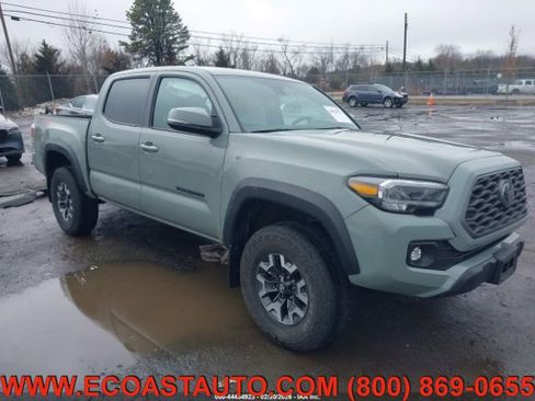 Used 2023 Toyota Tacoma TRD Off-Road w/ Technology Package AWD/4WD image 1