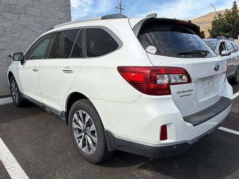 Used 2017 Subaru Outback 3.6R Touring AWD/4WD image 3