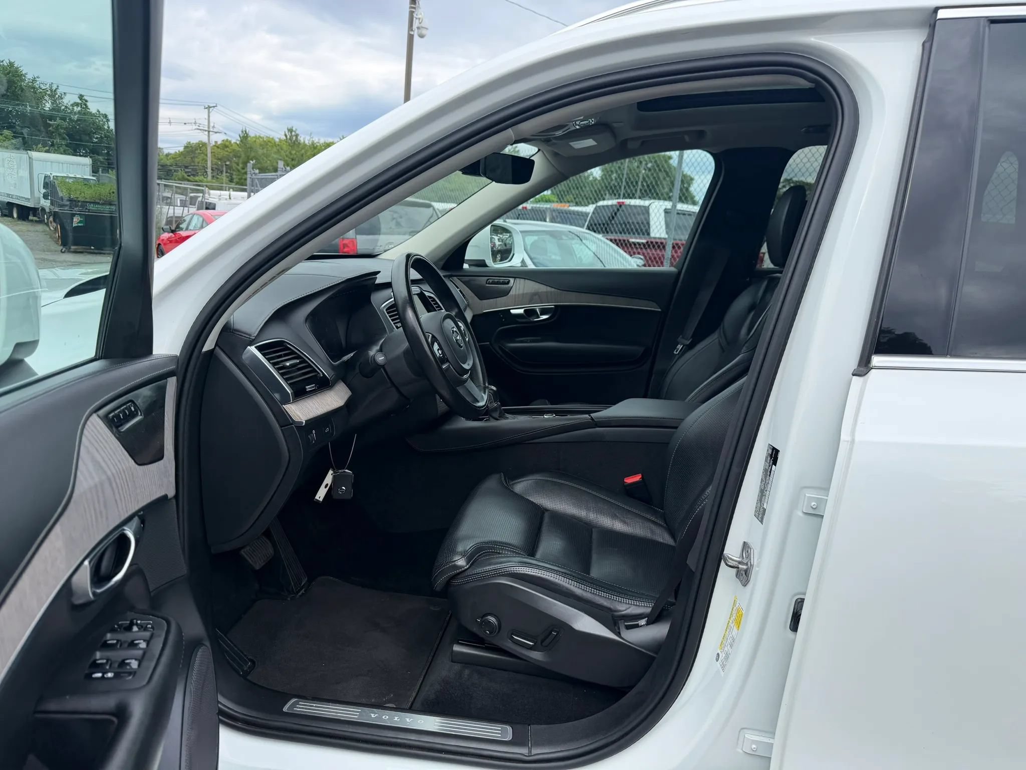 Used 2022 Volvo XC90 T6 Inscription w/ Climate Package AWD/4WD image 23