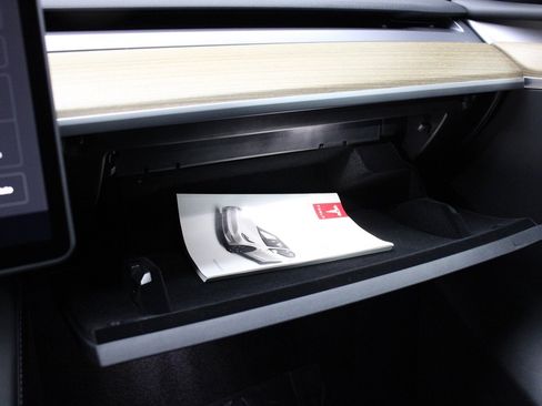 Used 2023 Tesla Model Y Long Range image 36