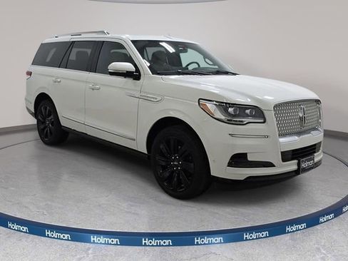 Certified 2024 Lincoln Navigator Reserve AWD/4WD image 3