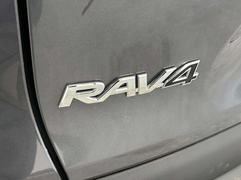 Used 2025 Toyota RAV4 XLE AWD/4WD image 10
