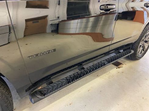 Used 2023 Chevrolet Tahoe Z71 w/ Z71 Off-Road Package image 25