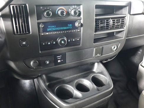 Used 2017 Chevrolet Express 2500 image 15