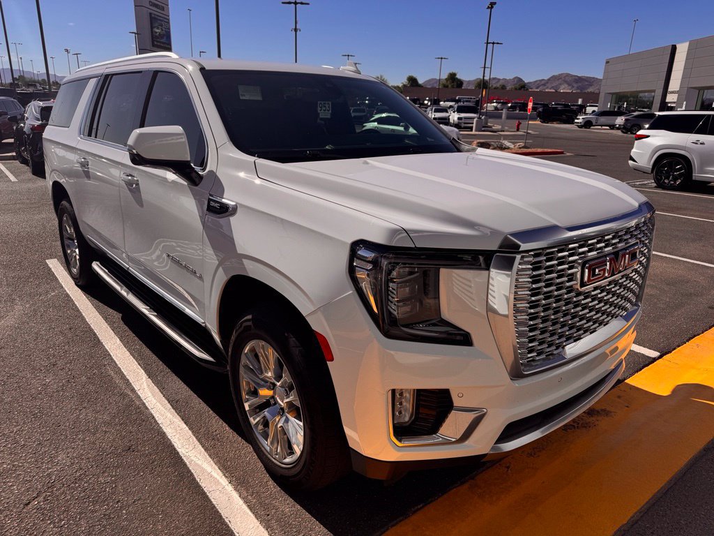 Used 2021 GMC Yukon XL Denali AWD/4WD image 6