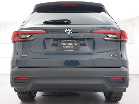 Used 2024 Toyota Grand Highlander AWD image 6