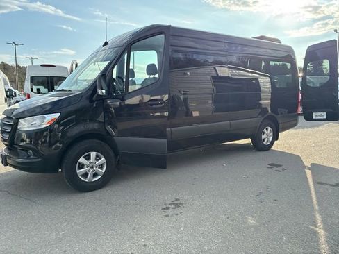 Used 2021 Mercedes-Benz Sprinter 2500 image 17
