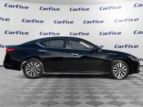 Used 2024 Nissan Altima 2.5 SV image 7