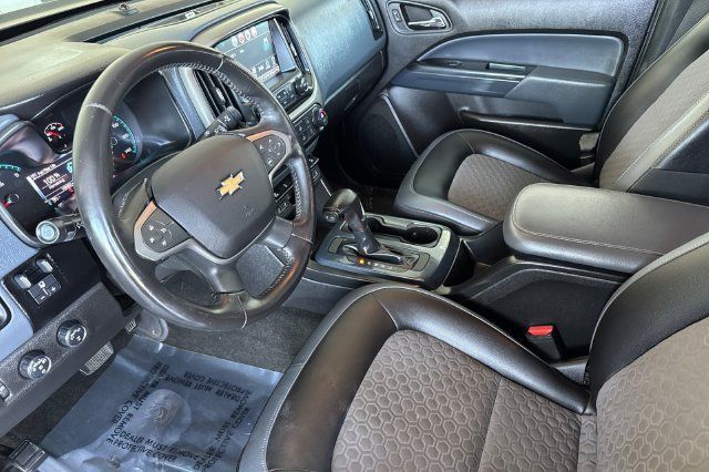 Used 2017 Chevrolet Colorado Z71 AWD/4WD image 10